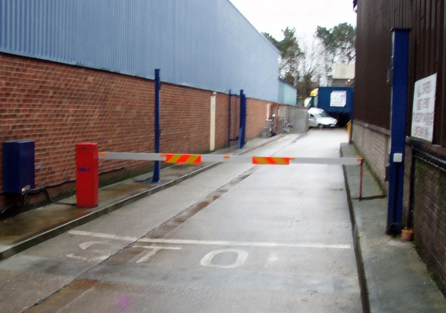 Site access barrier